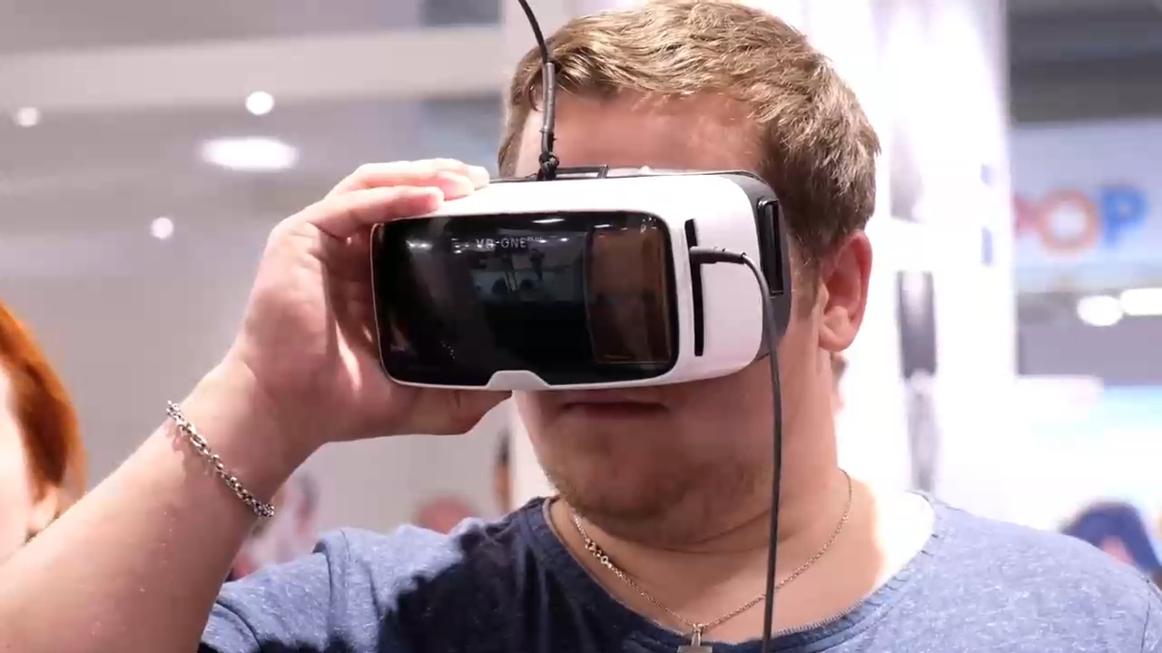 Игровая VR-гарнитура с поддержкой SteamVR