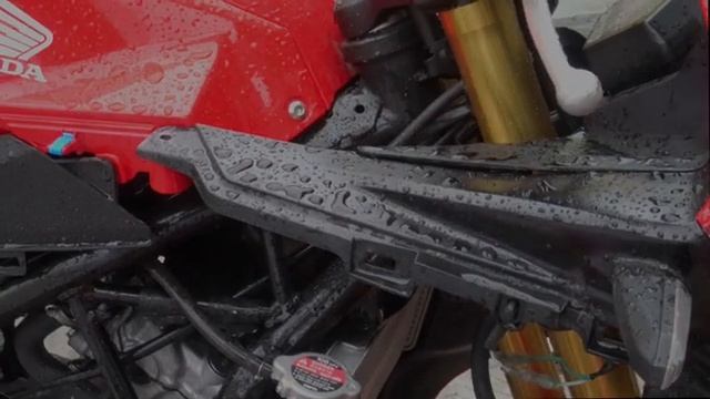 CBR frame SLIDERS - First Motorcycle Upgrade смотреть онлайн
