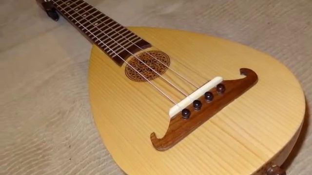 My Ladie Laudians Lilt (Skene Manuscript, c. 1620), on bowlback soprano ukulele / mandore / lute смотреть онлайн