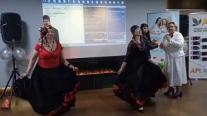 Сценка - песня  от команды г. Соликамск « Ежедневно меняется мода «