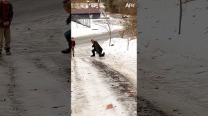Slip sliding away 😂❄️ #ледянойпровал #iceicefail