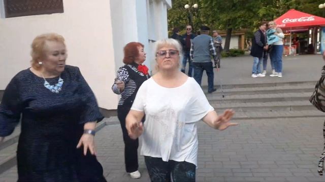 Расцвела черёмуха Виктор Королёв. В Гомельском парке. 13.05.2023. смотреть онлайн