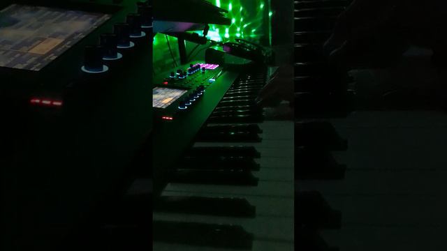 roland fantom 6/MODX6 atmospheric seq. смотреть онлайн