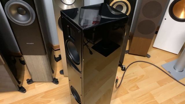 Martin Logan MOTION 20i Loudspeakers | Charlie Puth - Done For Me (Jazz Version) смотреть онлайн