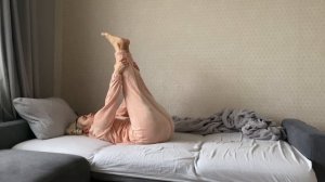 ЙОГА В ПОСТЕЛИ.ПОСЛЕ ПРОБУЖДЕНИЯ