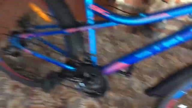 Обзор на мой новый велосипед и на новые наушники смотреть онлайн