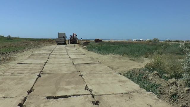 Севастополь. "Оккупанты" взялись за Любимовский пляж!!! смотреть онлайн