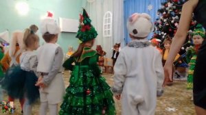 Новогодний утренник в детском саду! Дед мороз и снегурочка