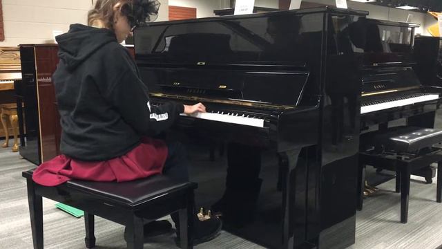 Yamaha U1 reconditioned 48" with Kimberly Ebert смотреть онлайн