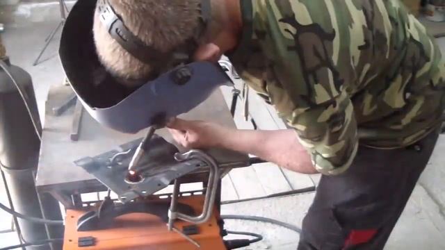 Быстрый ремонт офисного кресла с помощью полуавтомата и болгарки. смотреть онлайн