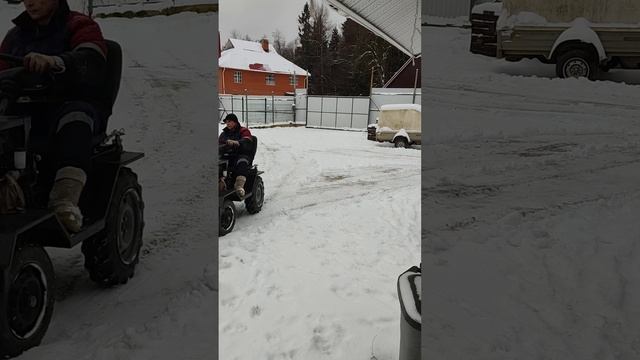 Минитрактор классика, чистка снега. Не первая, не последняя. смотреть онлайн