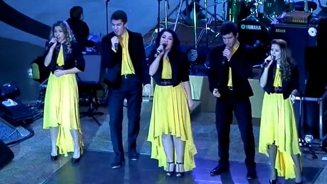 Ансамбль "Стрекоза" исполняет "Земля в иллюминаторе..." смотреть онлайн