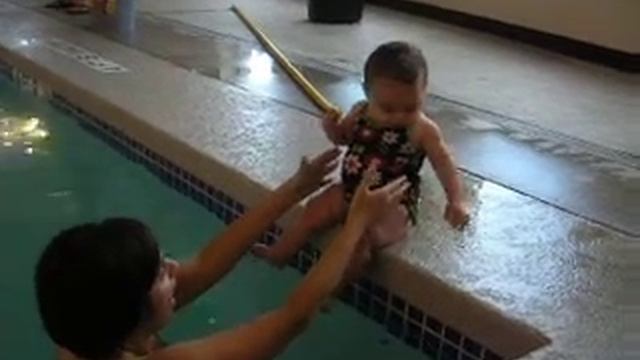 Jordyn jumping in pool 1 смотреть онлайн