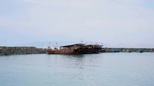 Хосейние айлағы Иранның оңтүстігіндегі Хормозган облысында орналасқан. смотреть онлайн