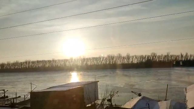 #Ростов- Новочеркасск на электричке. #Река #Дон #природа #луна и #солнце #дорога #поездка смотреть онлайн