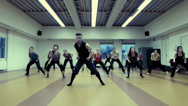 Modern Contemporary Dance Class (Carsten Lumière Sasse)