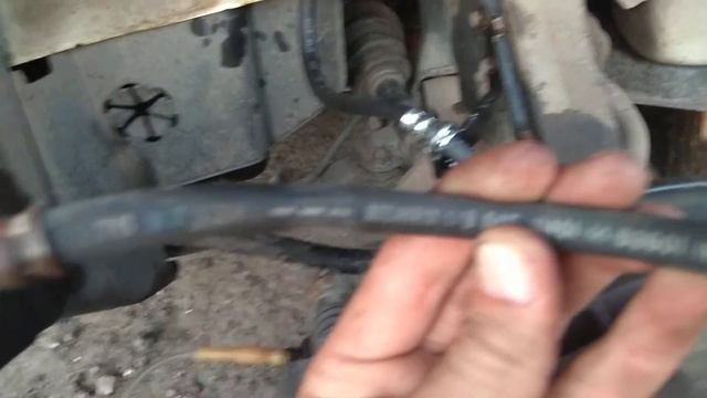 Хонда одиссей RA 7 замена тормозной жидкости и прокачка тормозов без помощника. смотреть онлайн