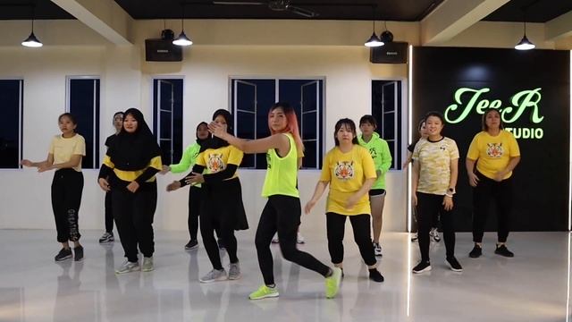 Zumba || Selva - Chckn || Zin100 || Warm Up смотреть онлайн