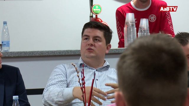 Spar Nord Fonden giver tribunenavn til AaB's fans смотреть онлайн