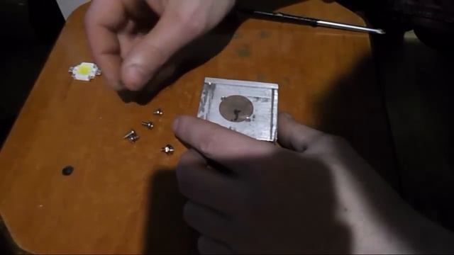 Как сделать свет от аккумулятора, подключить светодиод к аккумулятору, свет на даче смотреть онлайн