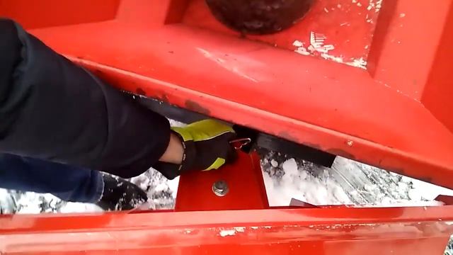 МОТОМУЛ чистит дорогу от снега (мини думпер, мини самосвал МОТОМУЛ) смотреть онлайн