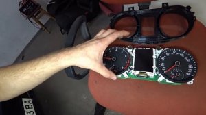 Volkswagen Jetta. Зависла стрелка тахометра. Как снять панель приборов. Не работает прикуриватель.