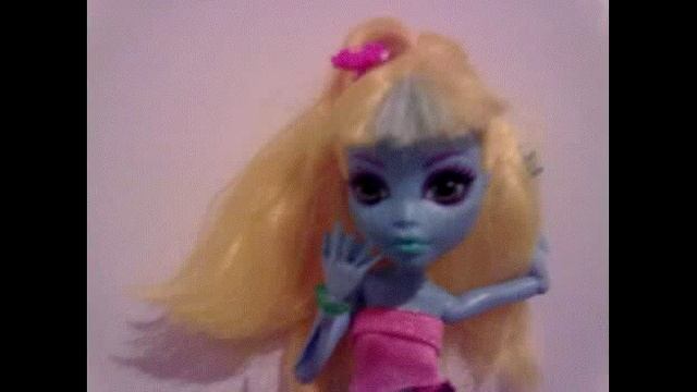 Фотоссесия Лагуны Блю в воде смотреть онлайн