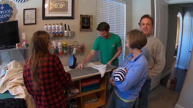 Headliner installation in Volkswagen Beetle, not so easy. 1971 Super Beetle work continues! смотреть онлайн