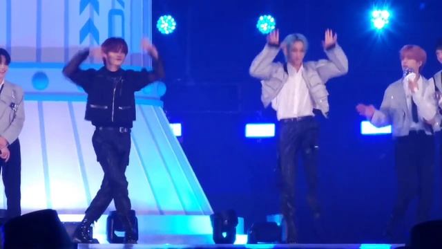 Lee know and Felix Danced to Yoasobi Idol Challenge (Stray Kids 3RD FANMEETING PILOT : FOR ★★★★★) смотреть онлайн