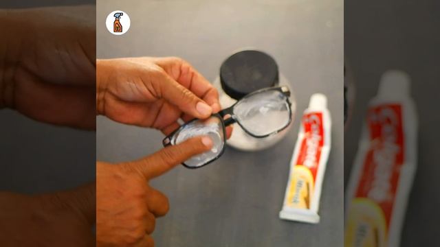 Remove Scratches from Eyeglasses and sunglasses Lenses Using Toothpaste смотреть онлайн