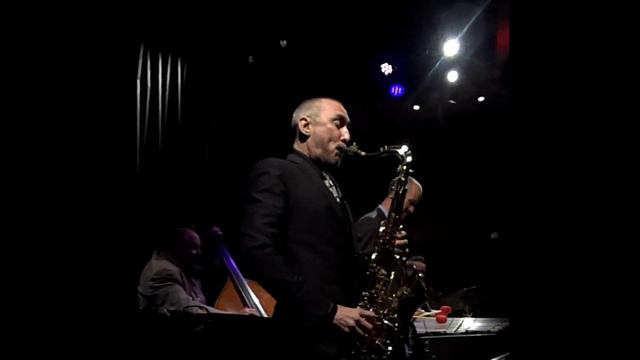 Yesterdays - Matt Otto Tenor solo, Bob Bowman - Bass, Peter Schlamb - Vibes, Brandon Draper - Drum смотреть онлайн