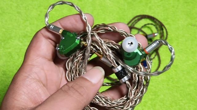 SHOZY Elsa vs Campfire Audio Andromeda смотреть онлайн