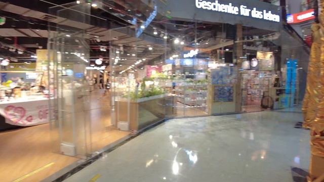 Night Walk in Guangzhou Shopping Mall - Once the largest shopping mall in Asia смотреть онлайн