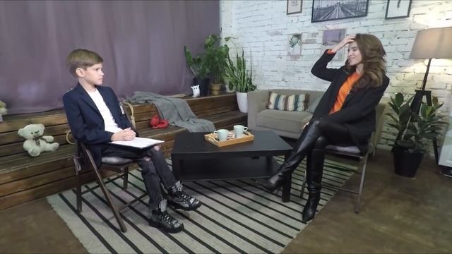 Ирина Акопян / Как собрать ребенка в школу / Тренды в инсте / Как стать популярным / Рэп от Акопян смотреть онлайн