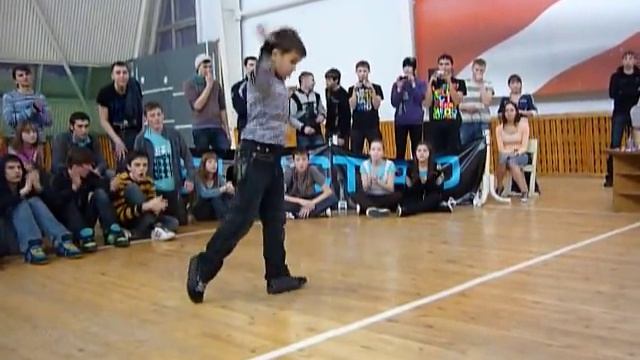 VOODOO ELECTRO DANCE BATTLES IN CHEBOKSARY: Максим Никонов VS ManGo (ManGo win) смотреть онлайн