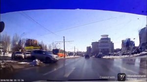 ДТП на переезде, сходы вагонов, снесли вокзал в Токсово, космическая жд, сбежавшие трамваи,жд прико