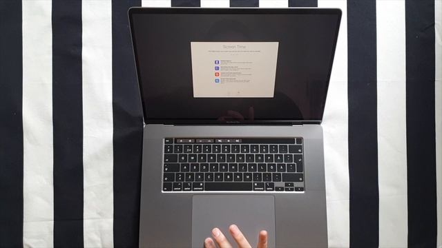 Apple MacBook Pro 16" with Touch Bar – Unboxing, Setup and First Looks – Relaxing Music – ASMR смотреть онлайн