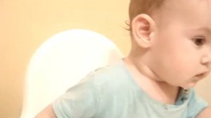 малыш разговаривает