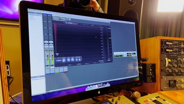 PROFESSIONAL MASTERING vs. INSTANT MASTERING смотреть онлайн