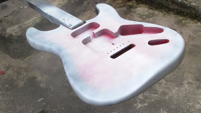 Relic Olympic White over Sunburst Nitrocelulose! смотреть онлайн