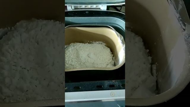 Белый хлеб на основе ряженки и творога. Рецепт в описании к видео ? смотреть онлайн