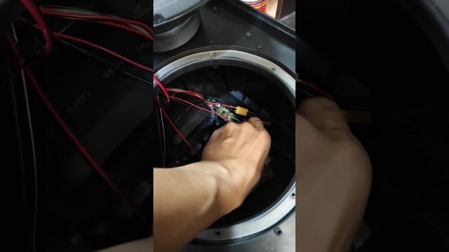 Работал 6 часов теперь 24. Замена аккумулятора в колонке, увеличение емкости. смотреть онлайн