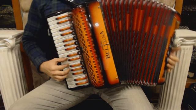 BELTSTUIVC72EO - Electric Orange Beltuna Studio IV Piano Accordion LMMM 34 72 $5999 смотреть онлайн