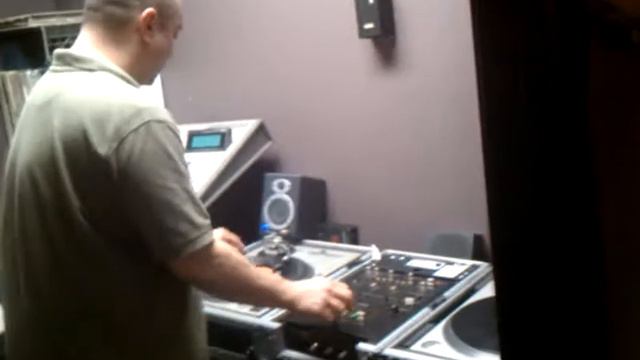 Red Alert Truespitters Radio Dj. Daine mixing it up смотреть онлайн