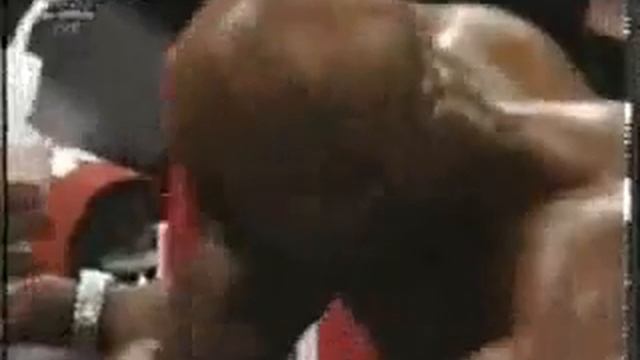 Майк Тайсон откусил кусок уха у Холлифилда смотреть онлайн