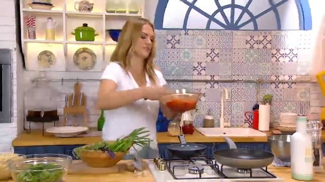 Kinoalı Izgara Tavuk Salatası Tarifi