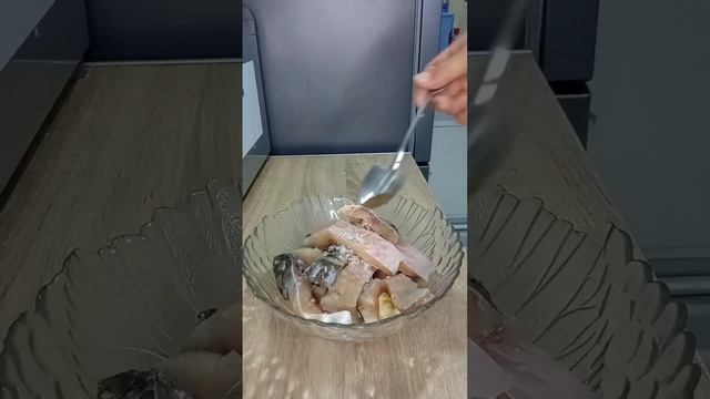 Жареная рыба с муждеем