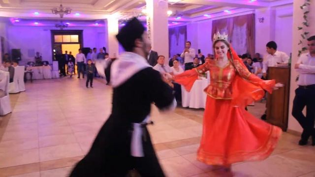 Ансамбль Лиги азербайджанцев Самарской области ХАЯЛ. Танец Daglar gozeli смотреть онлайн