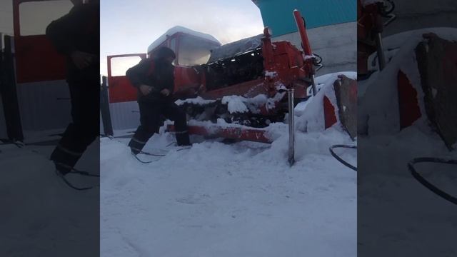 Запуск ДТ75 в мороз -34