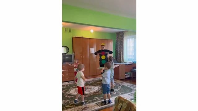 Соблюдая ПДД не окажешься в беде!.mp4 смотреть онлайн